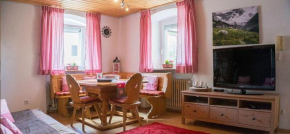 Gemuetliche-2-ZimmerFerienwohnung-im-Schwarzwaldstil-stadtnah